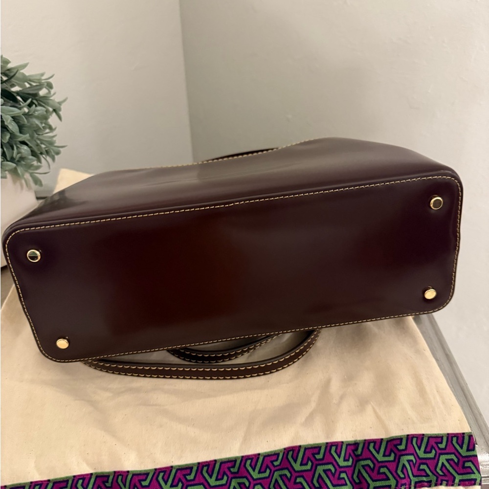 Tory Burch Britten Top Handle Patent Leather
Claret Red - Picture 5 of 8